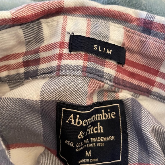 2 Hollister and Abercrombie 2 men’s shirts - Picture 4 of 4